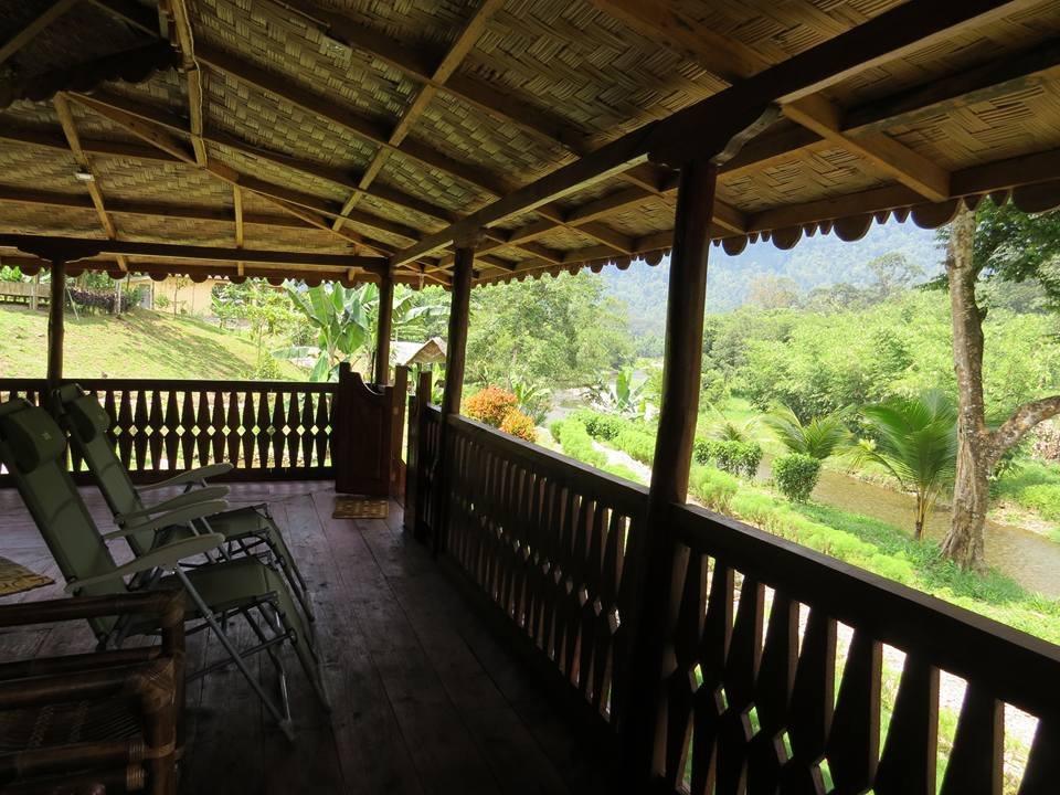 Batu Kapal Jungle Houses Hotel Berastagi Exterior foto